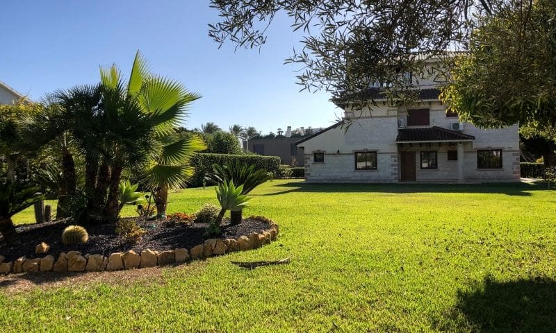 5 soverom Villa til salgs i Orihuela Costa med svømmebasseng garasje - € 1 950 000 (Ref: 9314794)