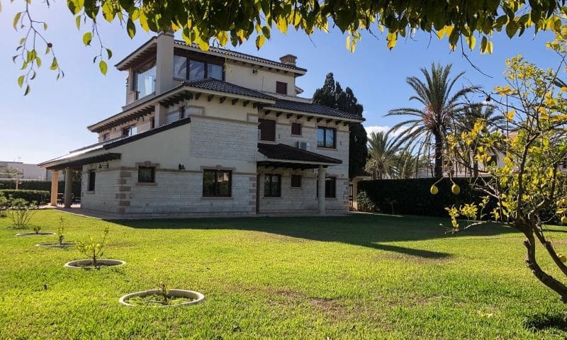 5 soverom Villa til salgs i Orihuela Costa med svømmebasseng garasje - € 1 950 000 (Ref: 9314794)