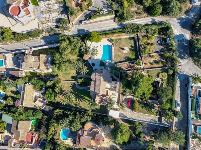 3 soveværelse Villa til salg i El Montgó, Dénia med swimmingpool garage - € 750.000 (Ref: 9314807)