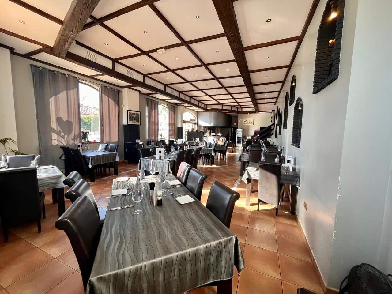 Commercial for sale in Guardamar del Segura - € 850,000 (Ref: 9314810)