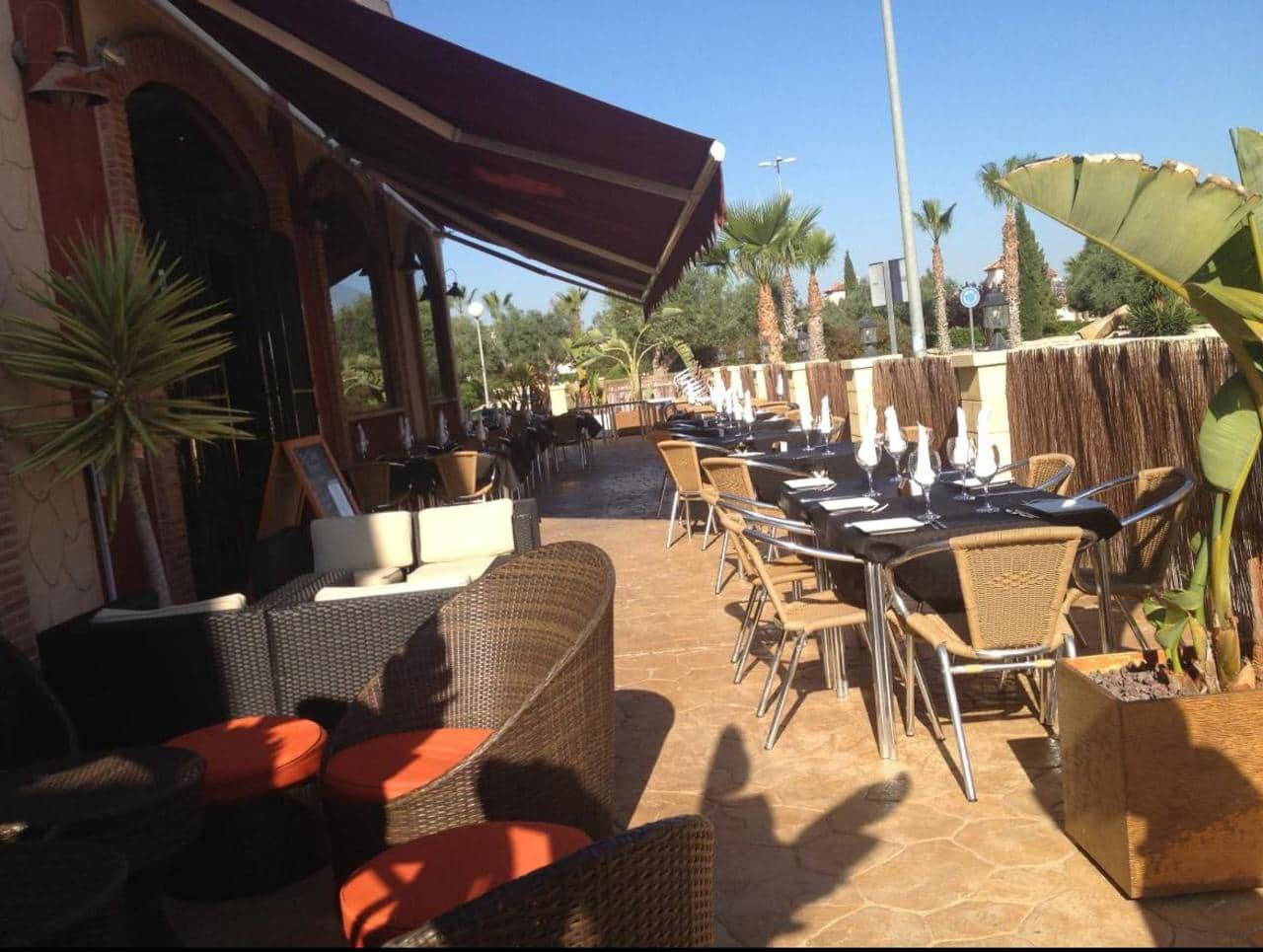 Commercial for sale in Guardamar del Segura - € 850,000 (Ref: 9314810)