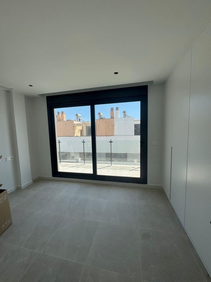 4 soverom Villa til salgs i Guardamar del Segura med svømmebasseng - € 507 000 (Ref: 9314826)