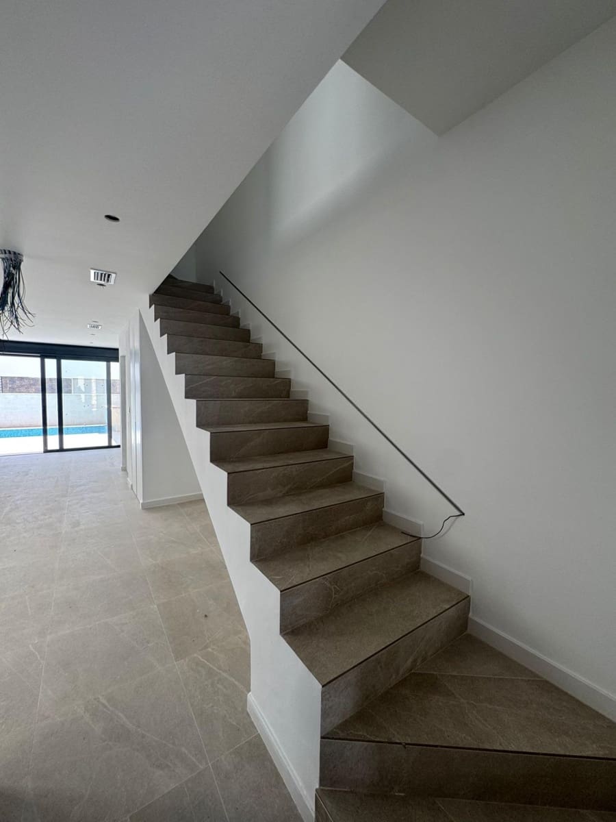 4 soverom Villa til salgs i Guardamar del Segura med svømmebasseng - € 507 000 (Ref: 9314826)