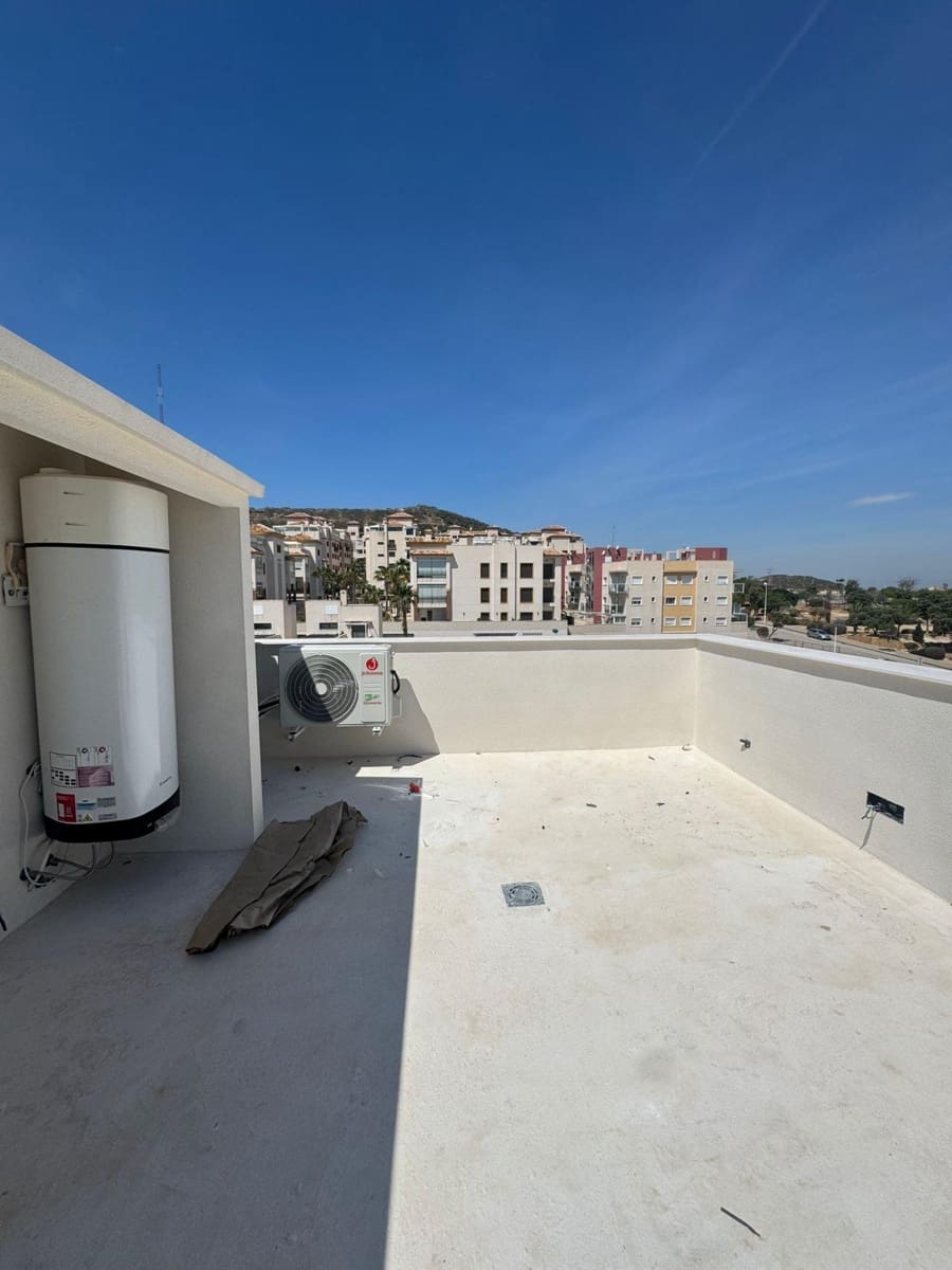 4 soverom Villa til salgs i Guardamar del Segura med svømmebasseng - € 507 000 (Ref: 9314826)