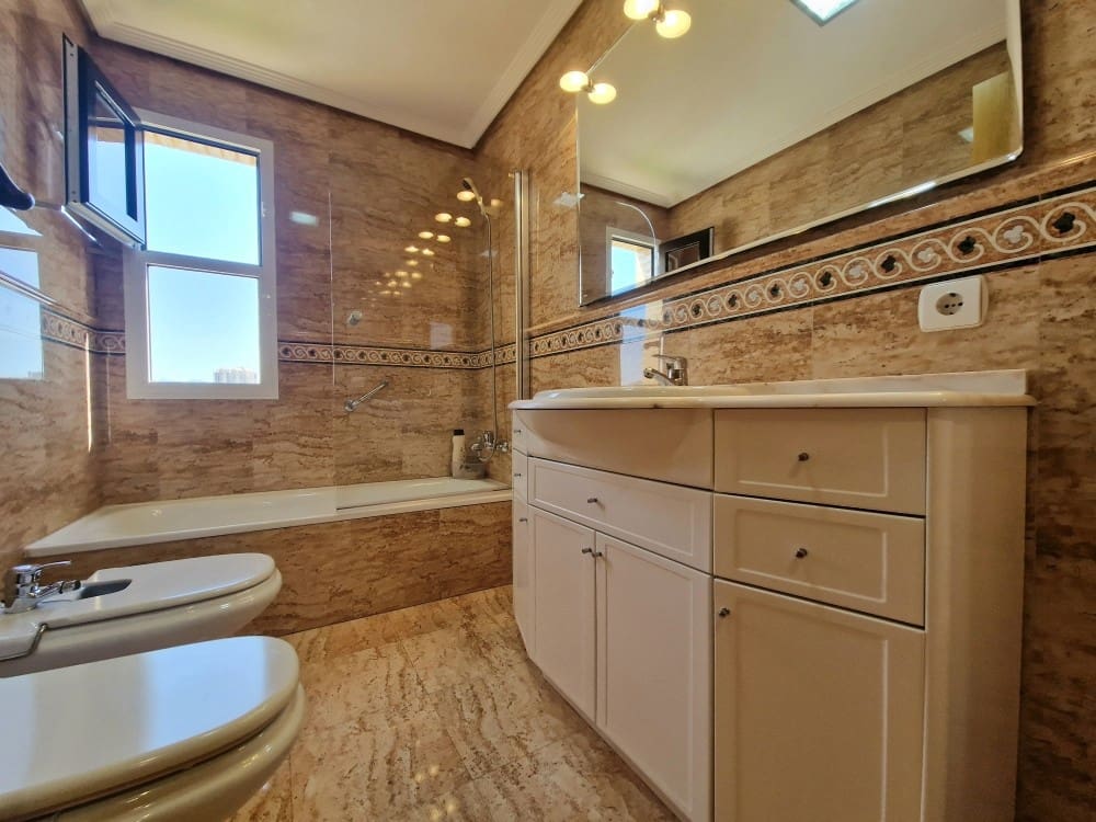 4 soveværelse Lejlighed til salg i Benidorm - € 685.000 (Ref: 9314830)