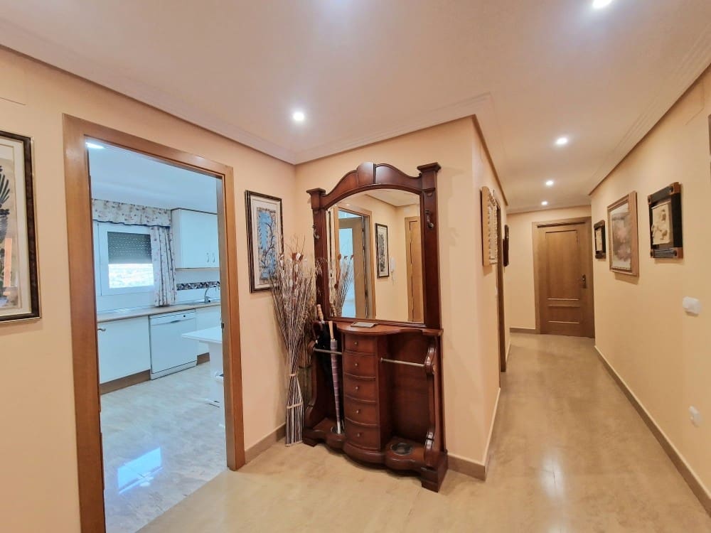 4 soveværelse Lejlighed til salg i Benidorm - € 685.000 (Ref: 9314830)