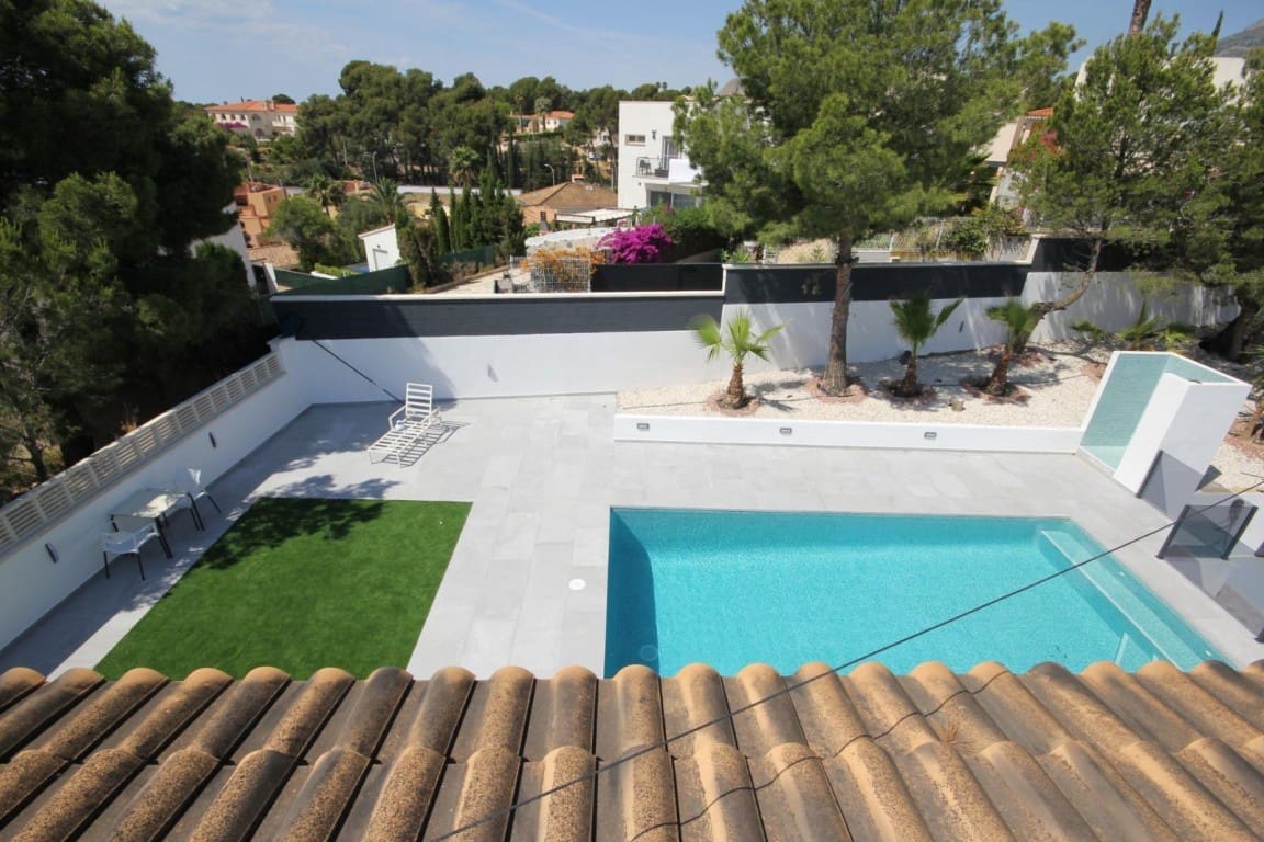 5 soverom Villa til salgs i La Nucia med svømmebasseng garasje - € 1 350 000 (Ref: 9314838)