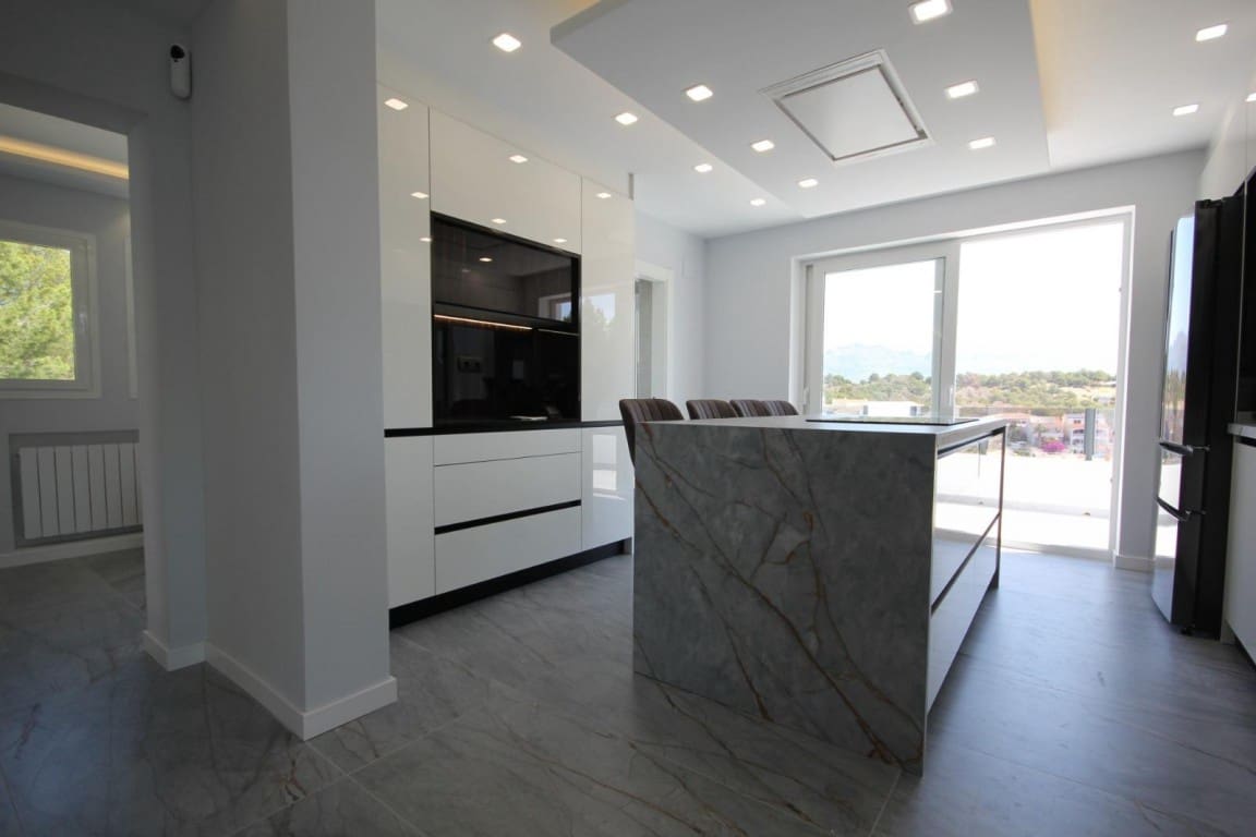 5 soverom Villa til salgs i La Nucia med svømmebasseng garasje - € 1 350 000 (Ref: 9314838)