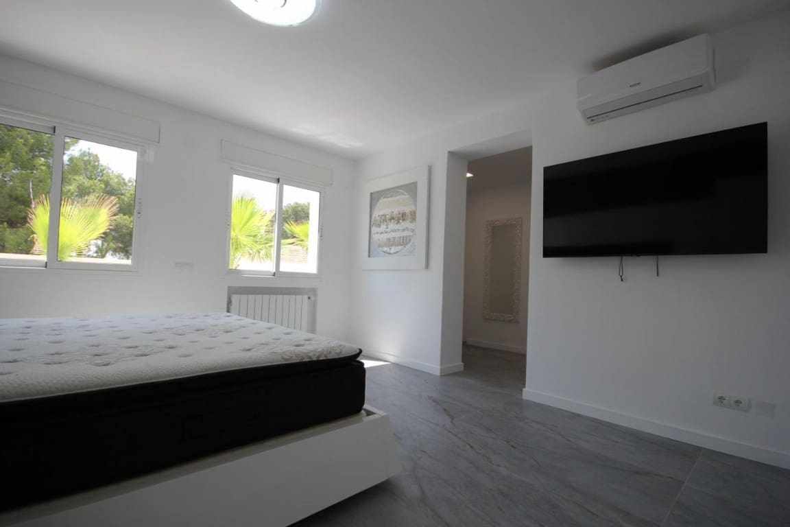 5 soverom Villa til salgs i La Nucia med svømmebasseng garasje - € 1 350 000 (Ref: 9314838)