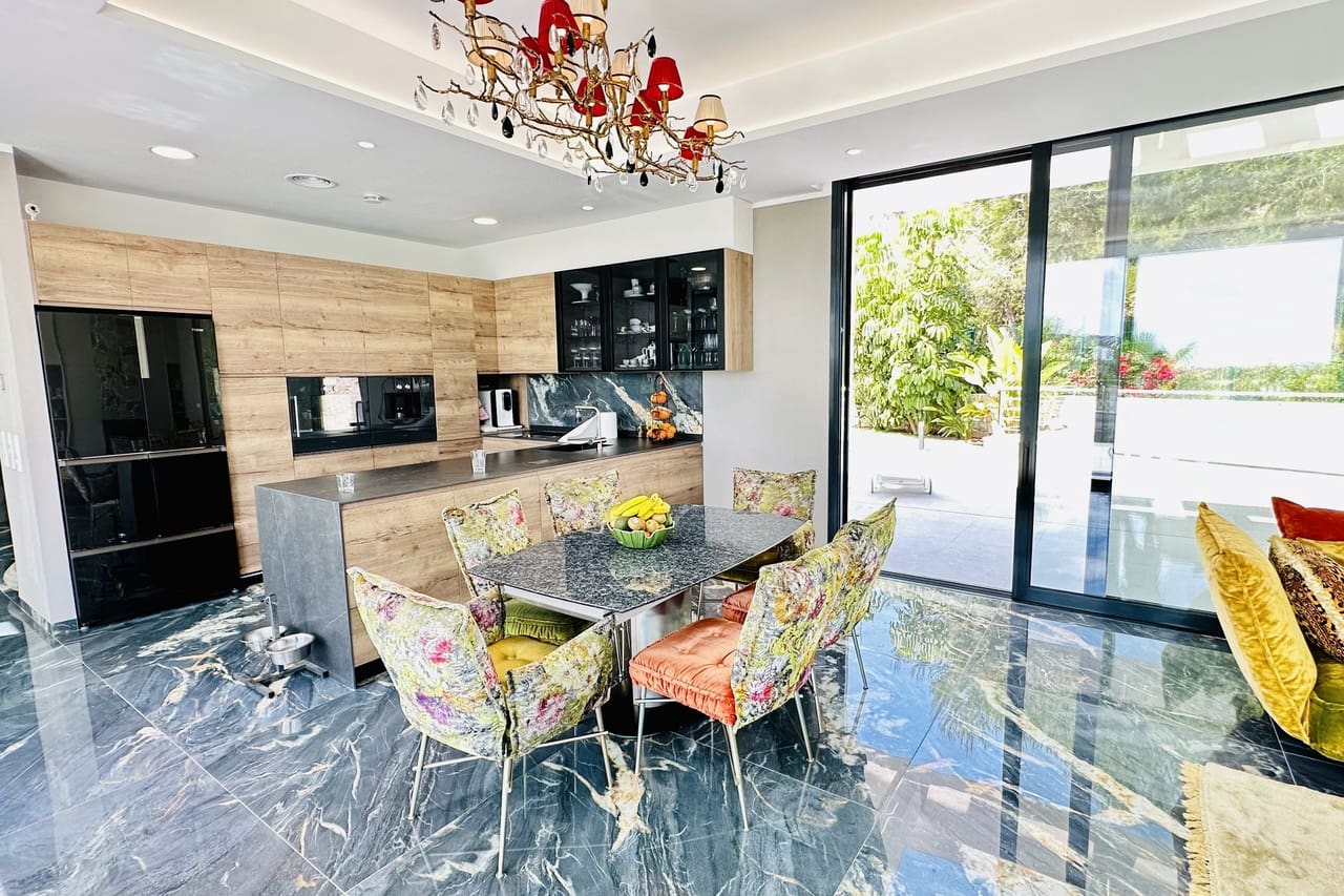 6 sovrum Villa till salu i Las Colinas Golf med garage - 2 350 000 € (Ref: 9314845)