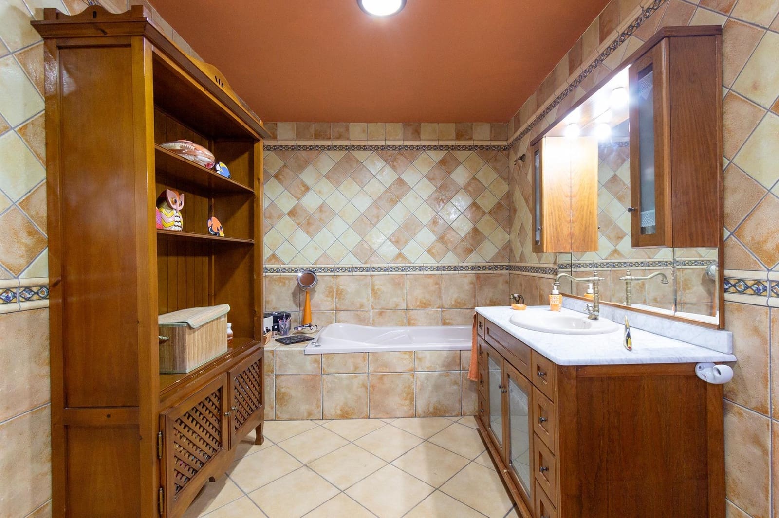 4 soverom Villa til salgs i Torrevieja med svømmebasseng garasje - € 640 000 (Ref: 9314855)