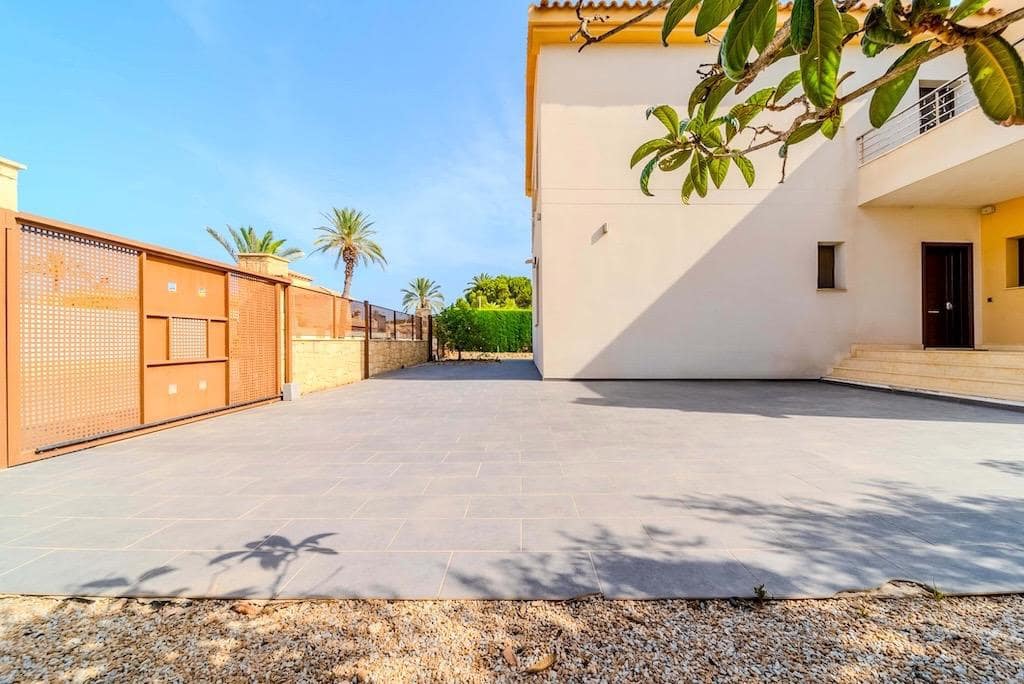 5 soveværelse Villa til salg i Cabo Roig med swimmingpool - € 1.995.000 (Ref: 9314856)