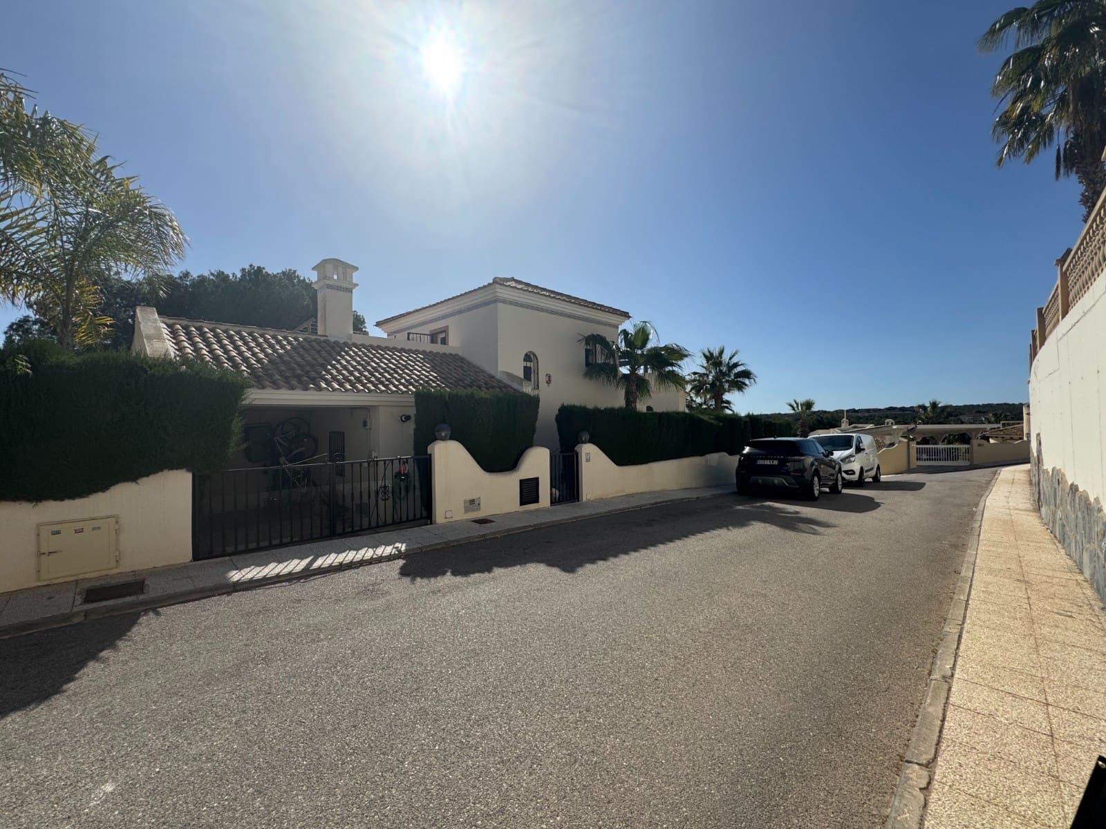 5 bedroom Villa for sale in Orihuela Costa with pool garage - € 675,000 (Ref: 9314857)