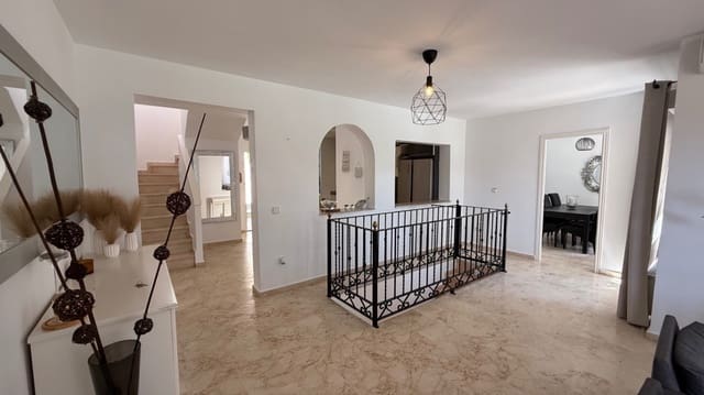 4 sovrum Villa till salu i Lomas de Campoamor - Las Ramblas, Orihuela med garage - 675 000 € (Ref: 9314864)