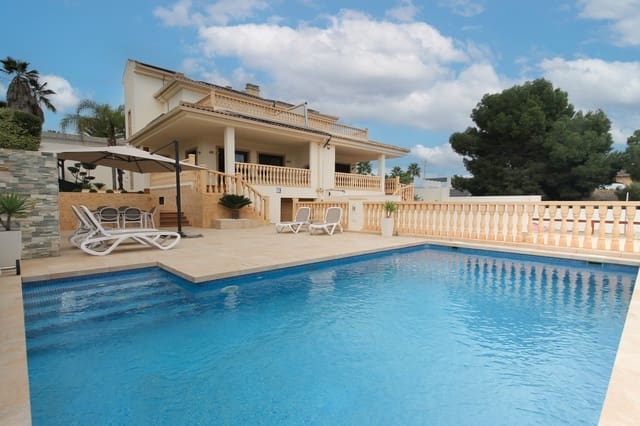 6 slaapkamer Villa te koop in Los Balcones - Los Altos, Torrevieja - € 699.000 (Ref: 9314867)