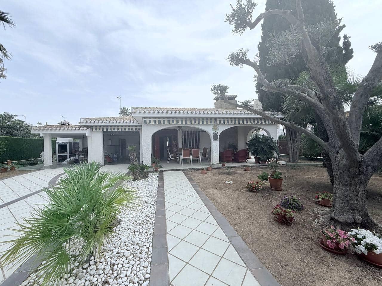 4 bedroom Villa for sale in Orihuela Costa - € 685,000 (Ref: 9314872)