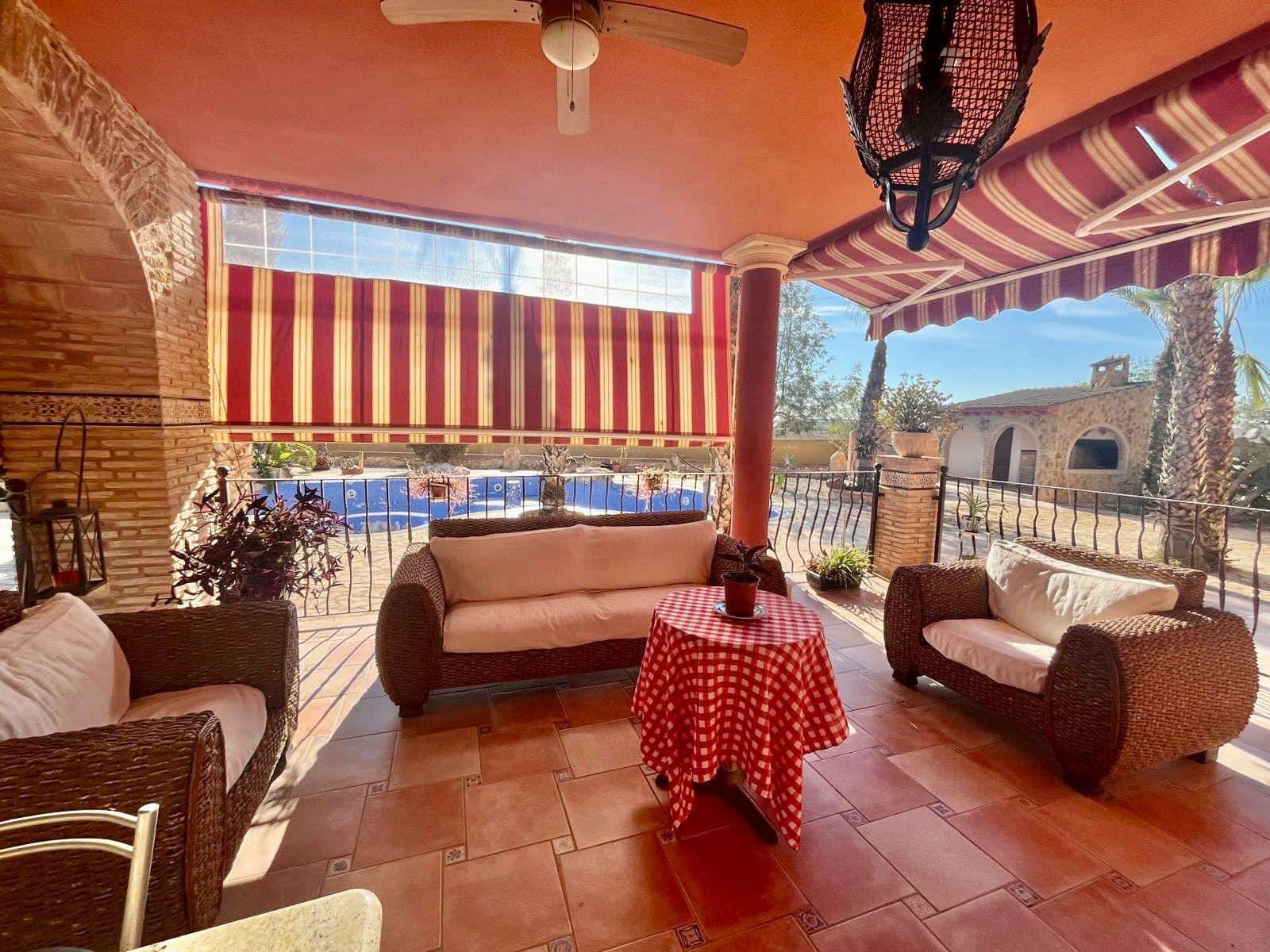 Chalet de 4 habitaciones en Rojales en venta con piscina - 780.000 € (Ref: 9314873)