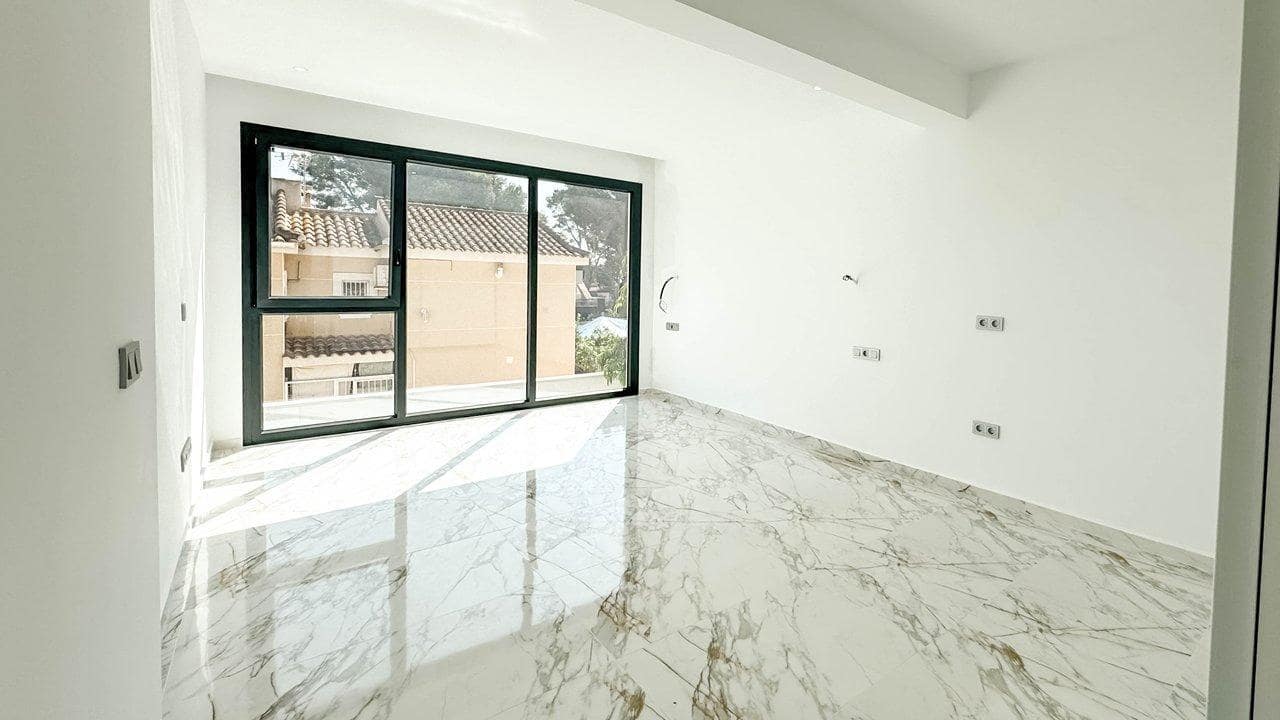 4 chambre Villa/Maison à vendre à Torrevieja avec piscine garage - 995 000 € (Ref: 9314891)