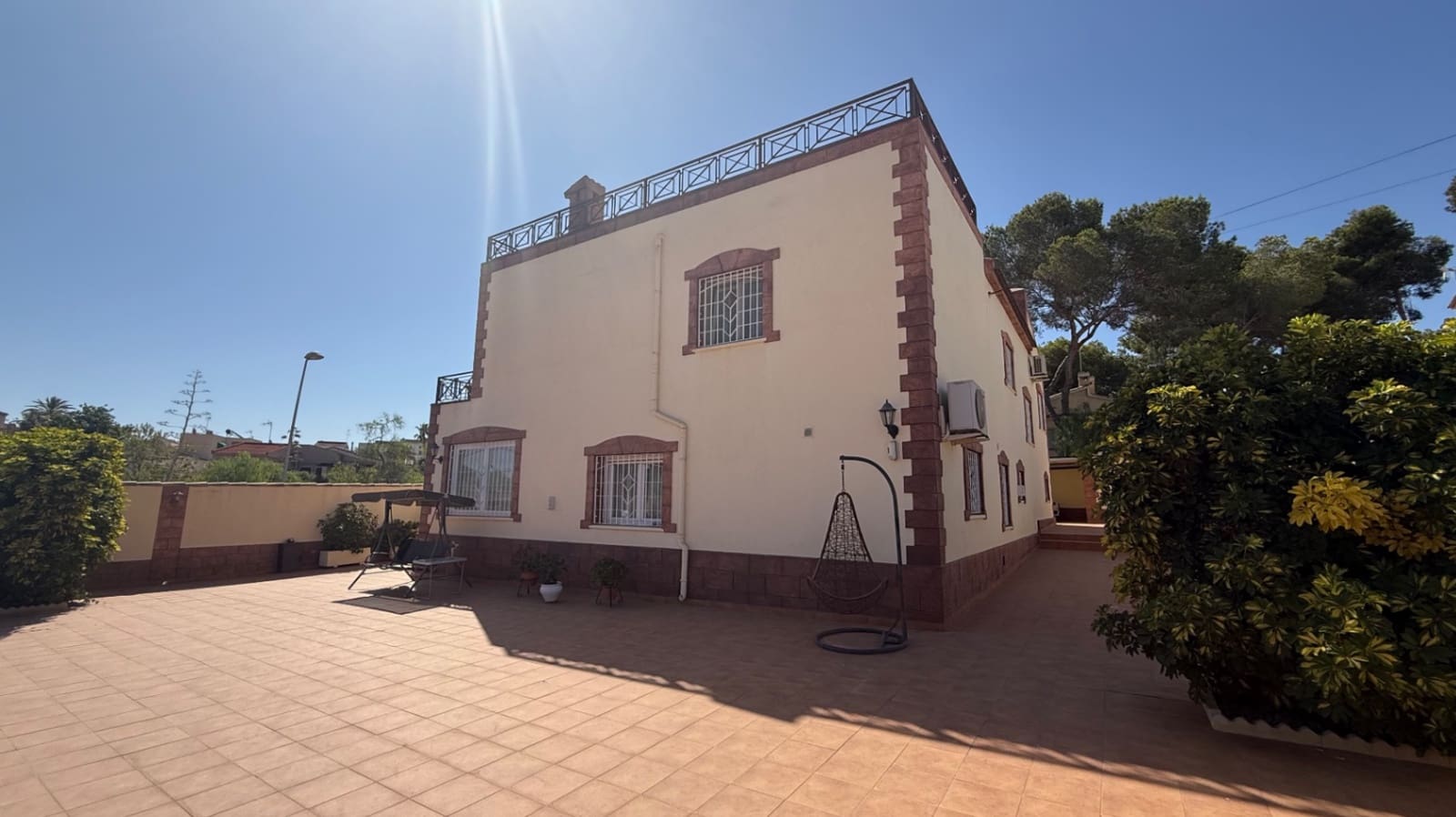 7 chambre Villa/Maison à vendre à Torrevieja avec garage - 930 000 € (Ref: 9314893)