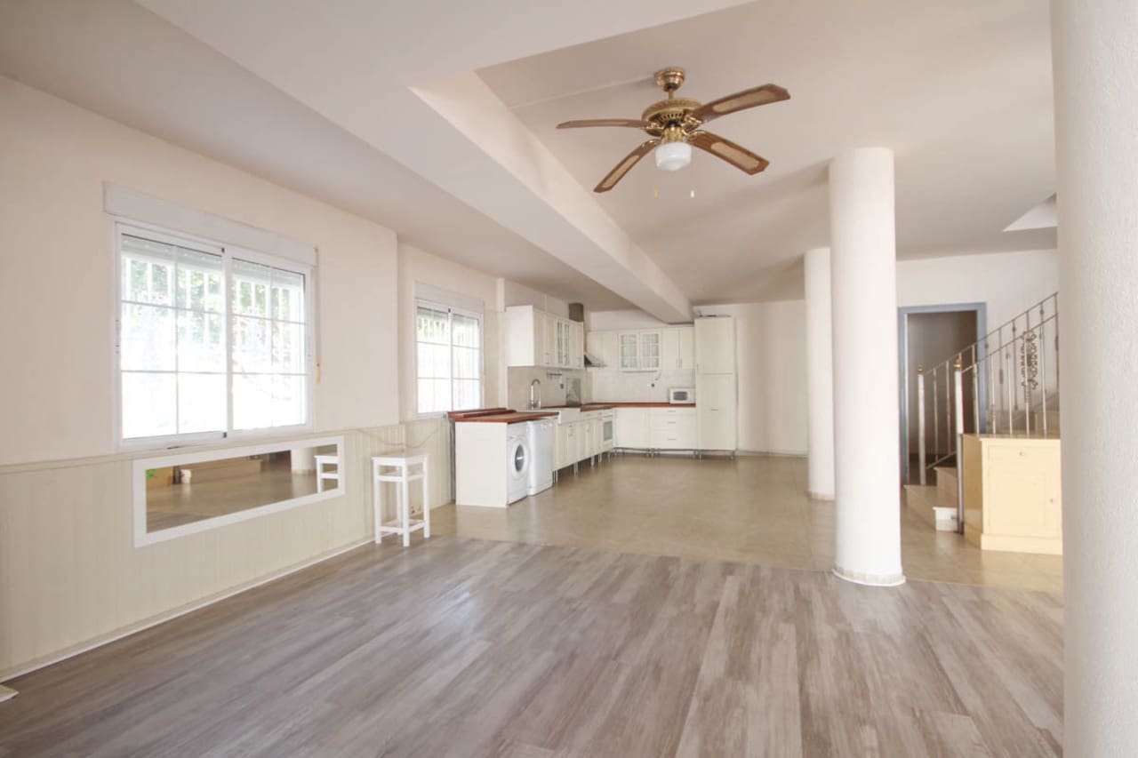 5 sypialnia Willa na sprzedaż w La Zenia - 600 000 € (Ref: 9314900)