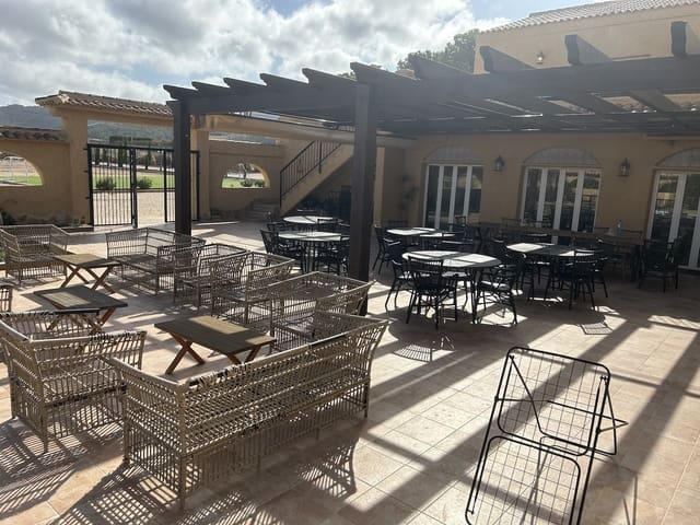 10 soveværelse Erhverv til salg i Jumilla - € 1.199.000 (Ref: 9314901)