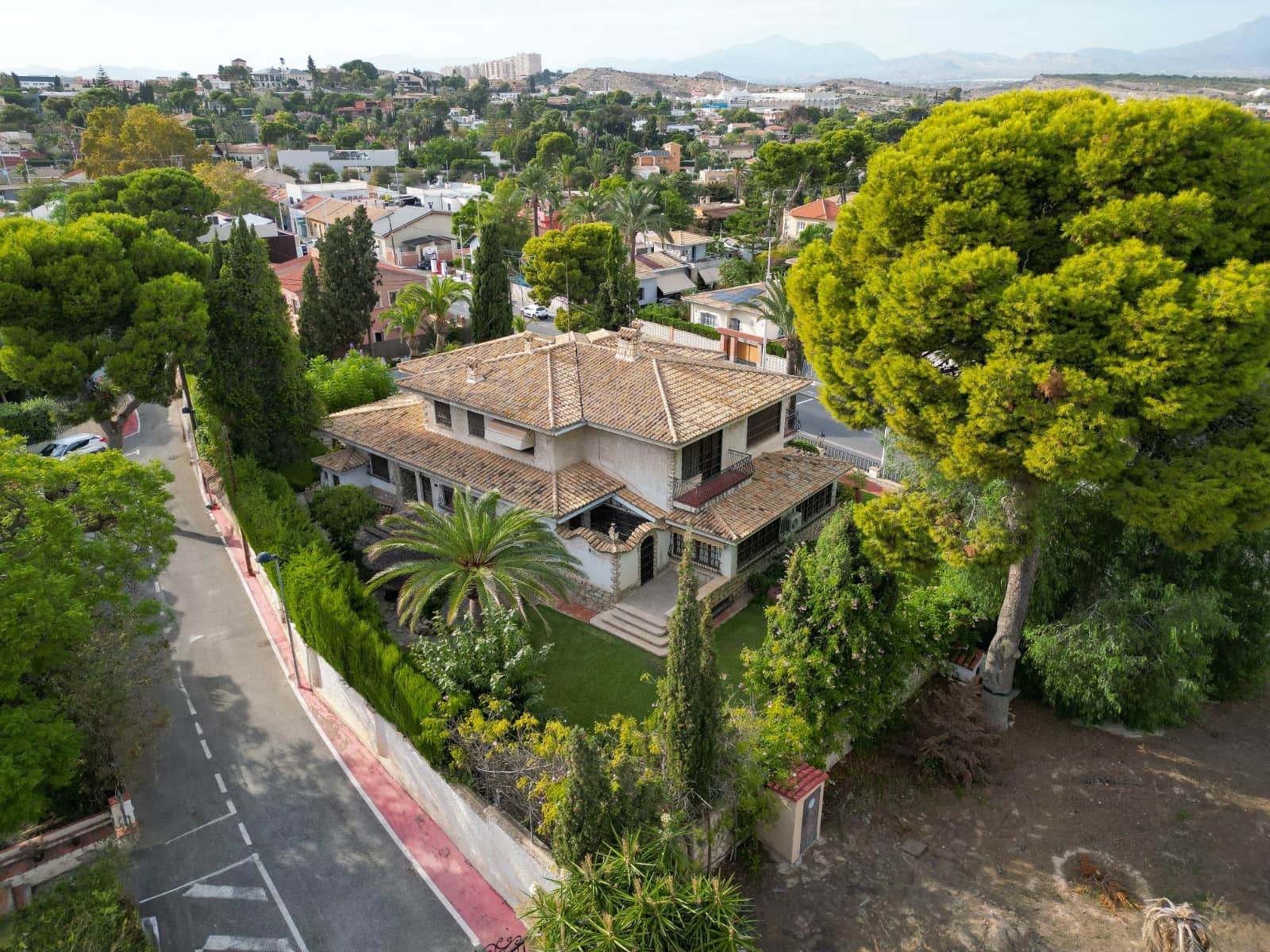 8 soveværelse Villa til salg i Alicante by med swimmingpool garage - € 1.950.000 (Ref: 9314908)