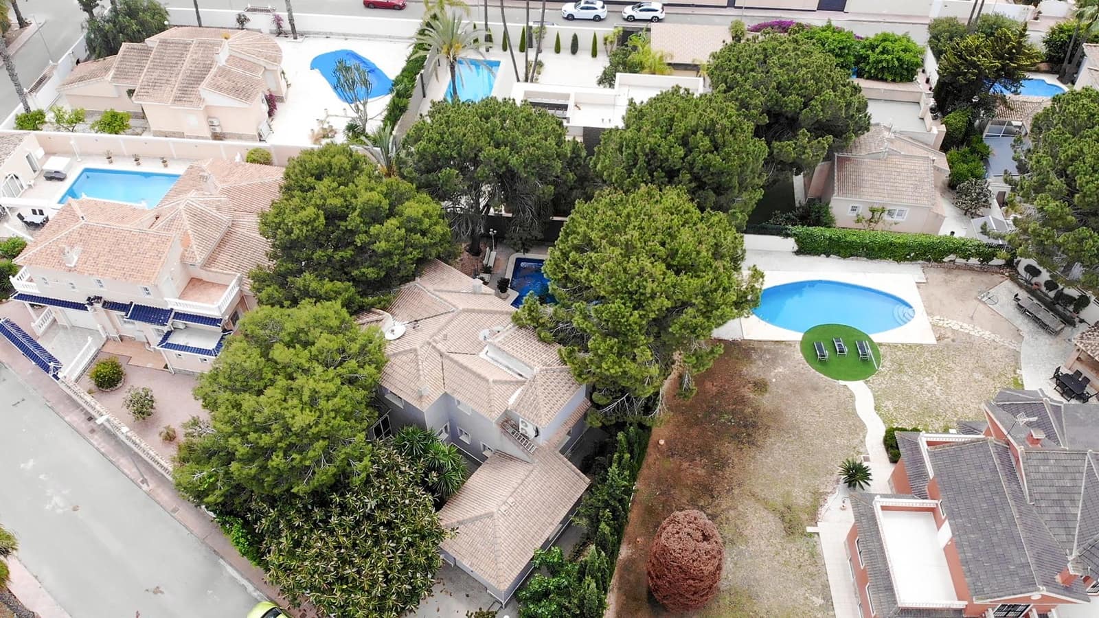 Chalet de 5 habitaciones en Ciudad Quesada en venta con piscina - 649.000 € (Ref: 9314915)