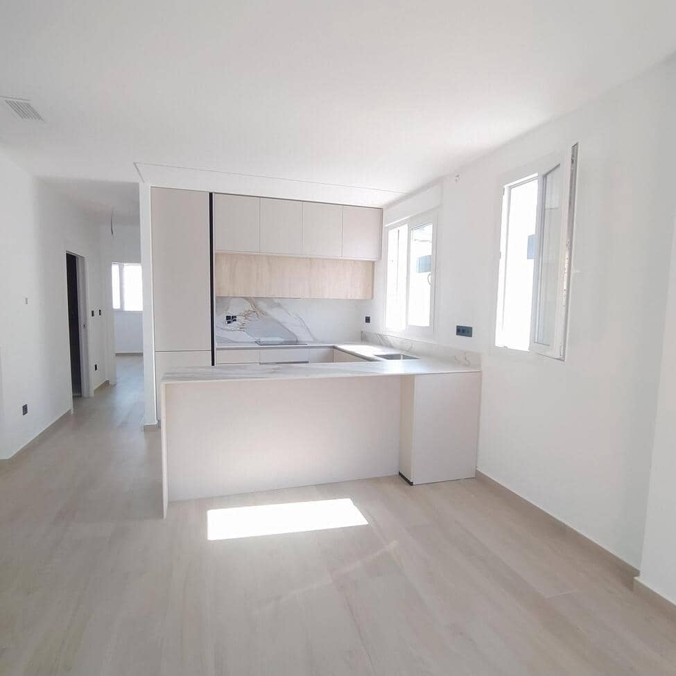 3 soveværelse Penthouse til salg i Torrevieja med swimmingpool - € 640.000 (Ref: 9314917)