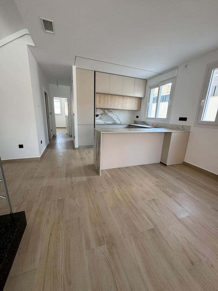 3 soveværelse Penthouse til salg i Torrevieja med swimmingpool - € 640.000 (Ref: 9314917)