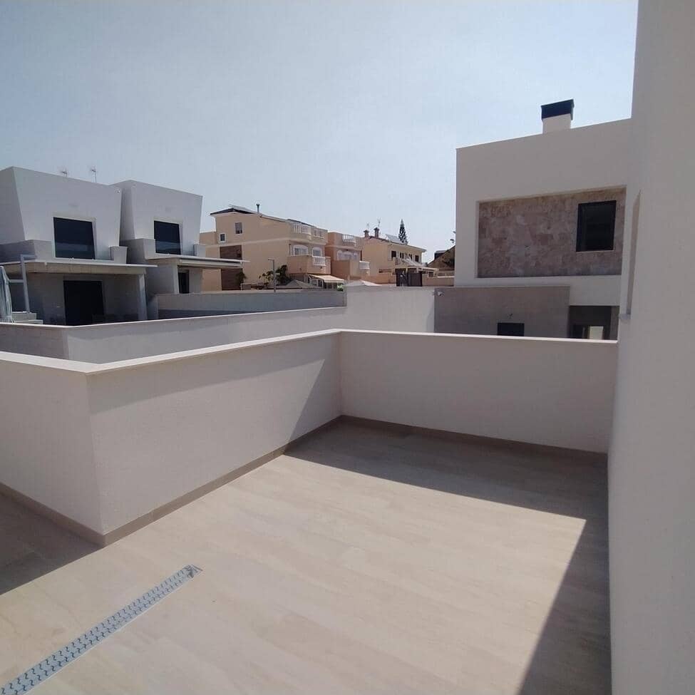 3 soveværelse Penthouse til salg i Torrevieja med swimmingpool - € 640.000 (Ref: 9314917)