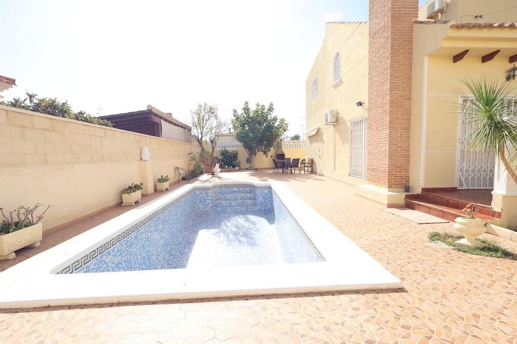 4 chambre Villa/Maison à vendre à Orihuela Costa avec piscine garage - 565 000 € (Ref: 9314921)