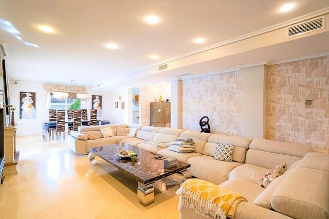 5 bedroom Villa for sale in Cañada del Molino, Torrevieja with pool - € 1,170,000 (Ref: 9314932)