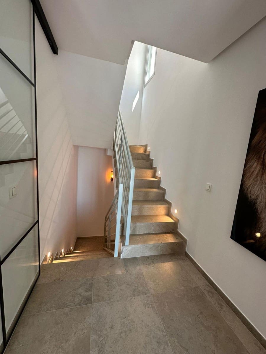 4 slaapkamer Villa te koop in Benijofar met zwembad garage - € 1.495.000 (Ref: 9314935)