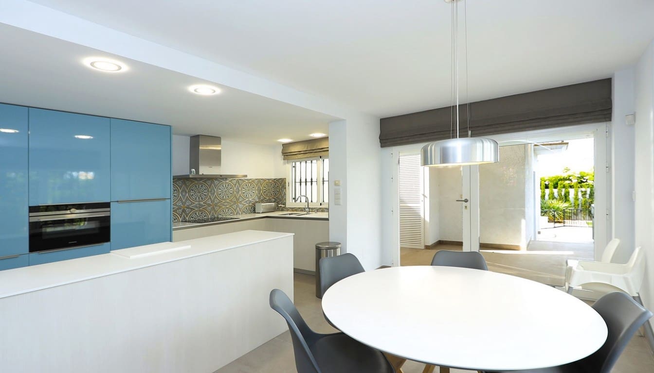 6 soveværelse Villa til salg i Albir med swimmingpool - € 895.000 (Ref: 9314938)