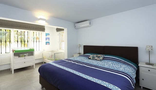 6 soveværelse Villa til salg i Albir, Alfaz del Pi / L'Alfàs del Pi med swimmingpool - € 895.000 (Ref: 9314938)