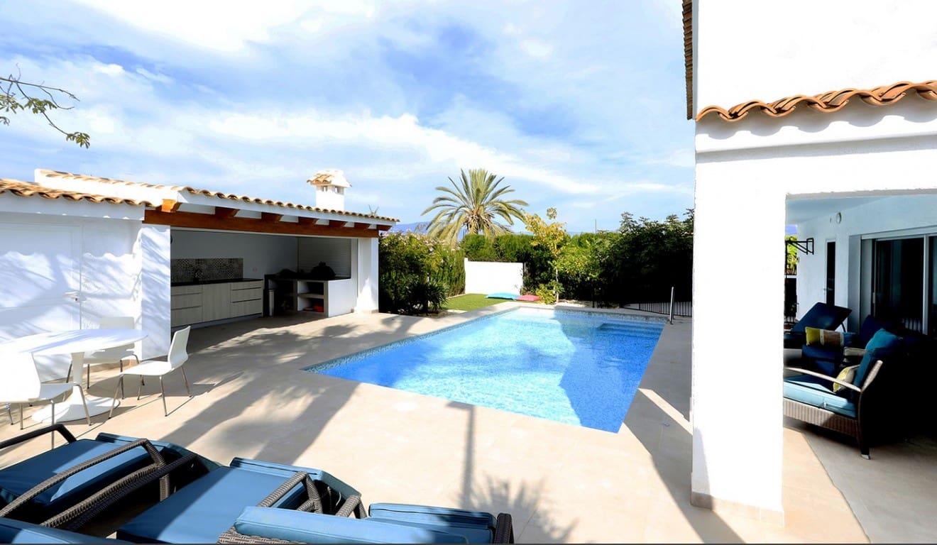 6 soveværelse Villa til salg i Albir med swimmingpool - € 895.000 (Ref: 9314938)