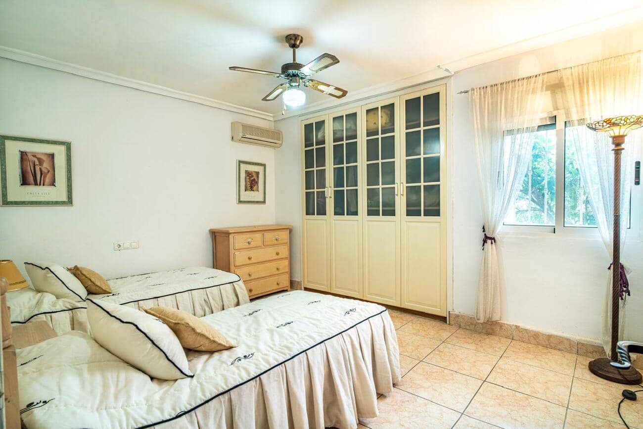 4 bedroom Villa for sale in Orihuela with pool - € 750,000 (Ref: 9314951)