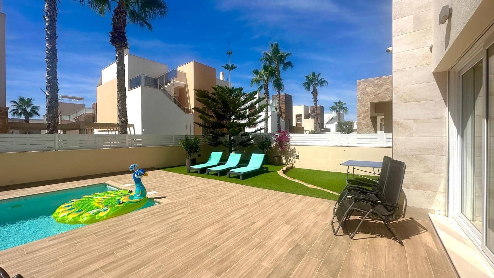 3 bedroom Villa for sale in Torrevieja with pool - € 749,000 (Ref: 9314977)