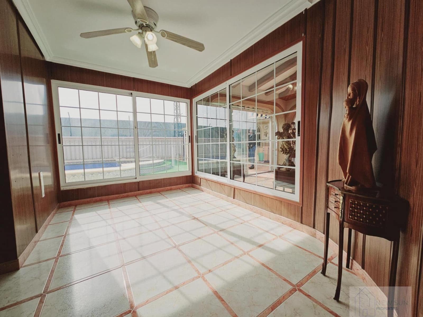 5 chambre Villa/Maison à vendre à Torrevieja avec piscine - 689 000 € (Ref: 9314978)