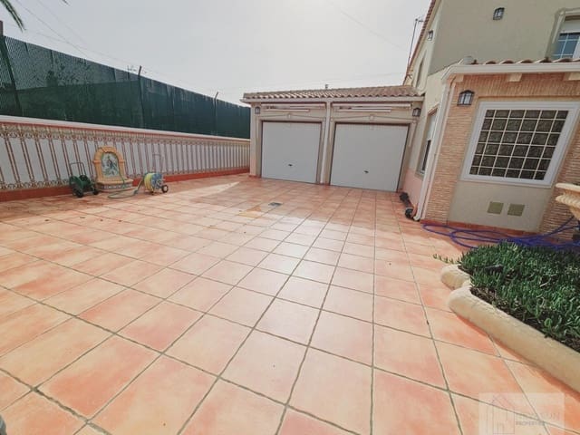 5 chambre Villa/Maison à vendre à El Chaparral, Torrevieja avec piscine - 689 000 € (Ref: 9314978)