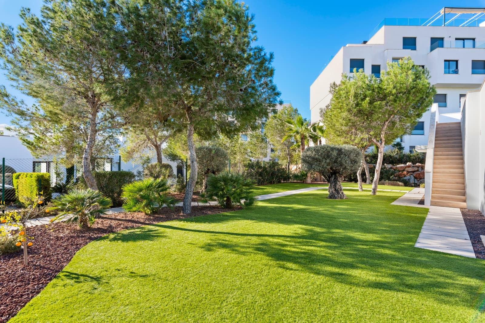 4 bedroom Villa for sale in Dehesa de Campoamor with pool garage - € 799,000 (Ref: 9314979)