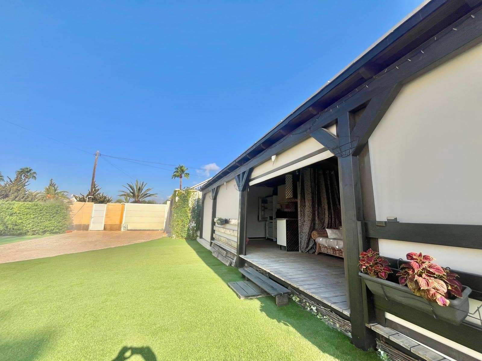 4 sypialnia Willa na sprzedaż w Torrevieja - 590 000 € (Ref: 9314982)