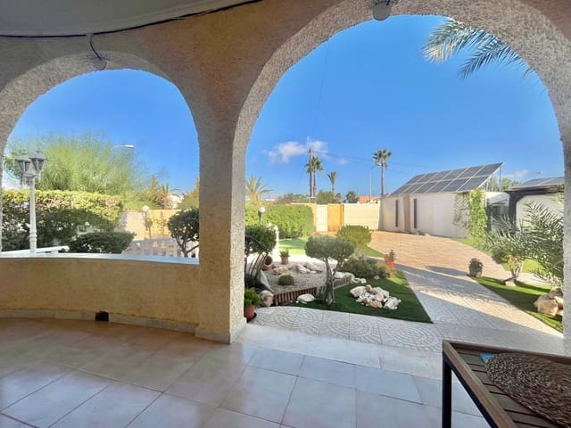 4 camera da letto Villa in vendita in El Chaparral, Torrevieja - 590.000 € (Rif: 9314982)