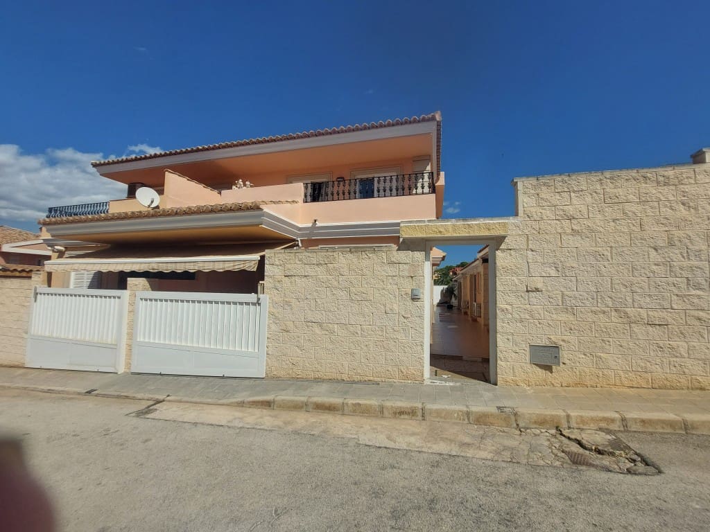3 bedroom Villa for sale in Benidorm with pool garage - € 525,000 (Ref: 9314989)