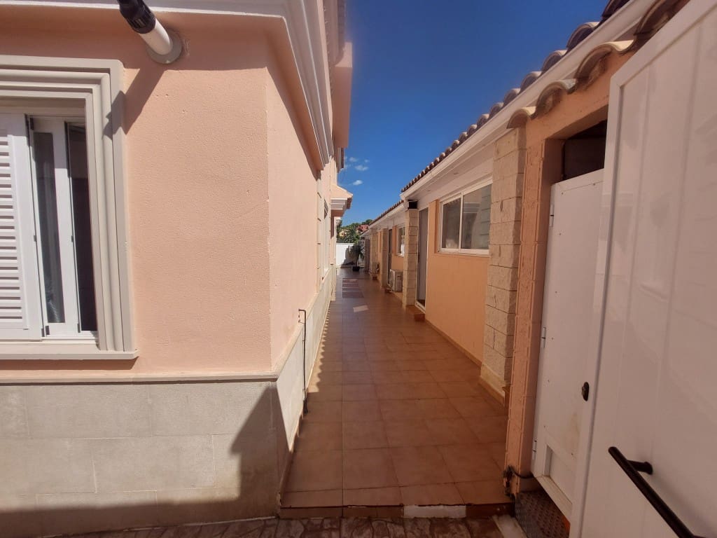 3 bedroom Villa for sale in Benidorm with pool garage - € 525,000 (Ref: 9314989)
