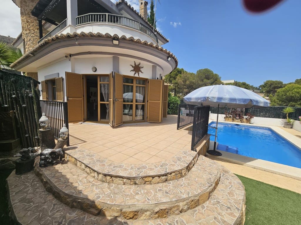 Chalet de 3 habitaciones en Finestrat en venta con piscina - 625.000 € (Ref: 9314995)