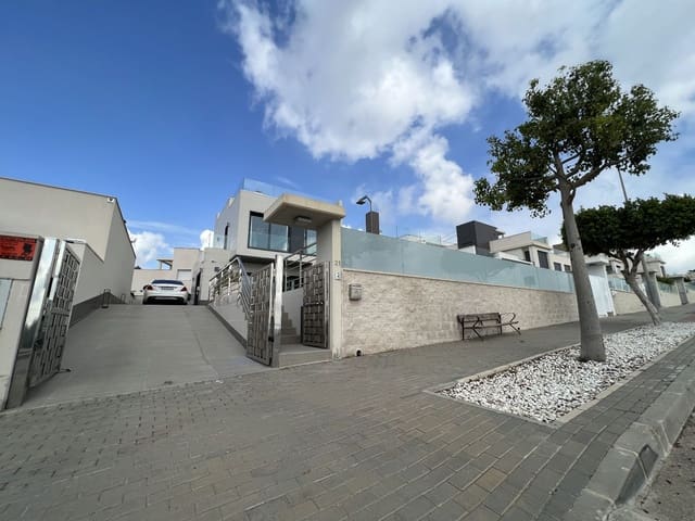 5 Zimmer Villa zu verkaufen in San Miguel de Salinas mit Garage - 849.000 € (Ref: 9314997)