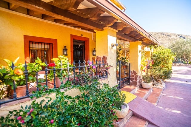 6 bedroom Commercial for sale in Hondón de las Nieves with pool - € 850,000 (Ref: 9315001)