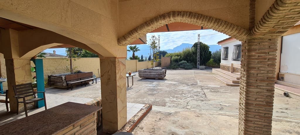 3 bedroom Villa for sale in Orihuela with pool garage - € 1,150,000 (Ref: 9315005)