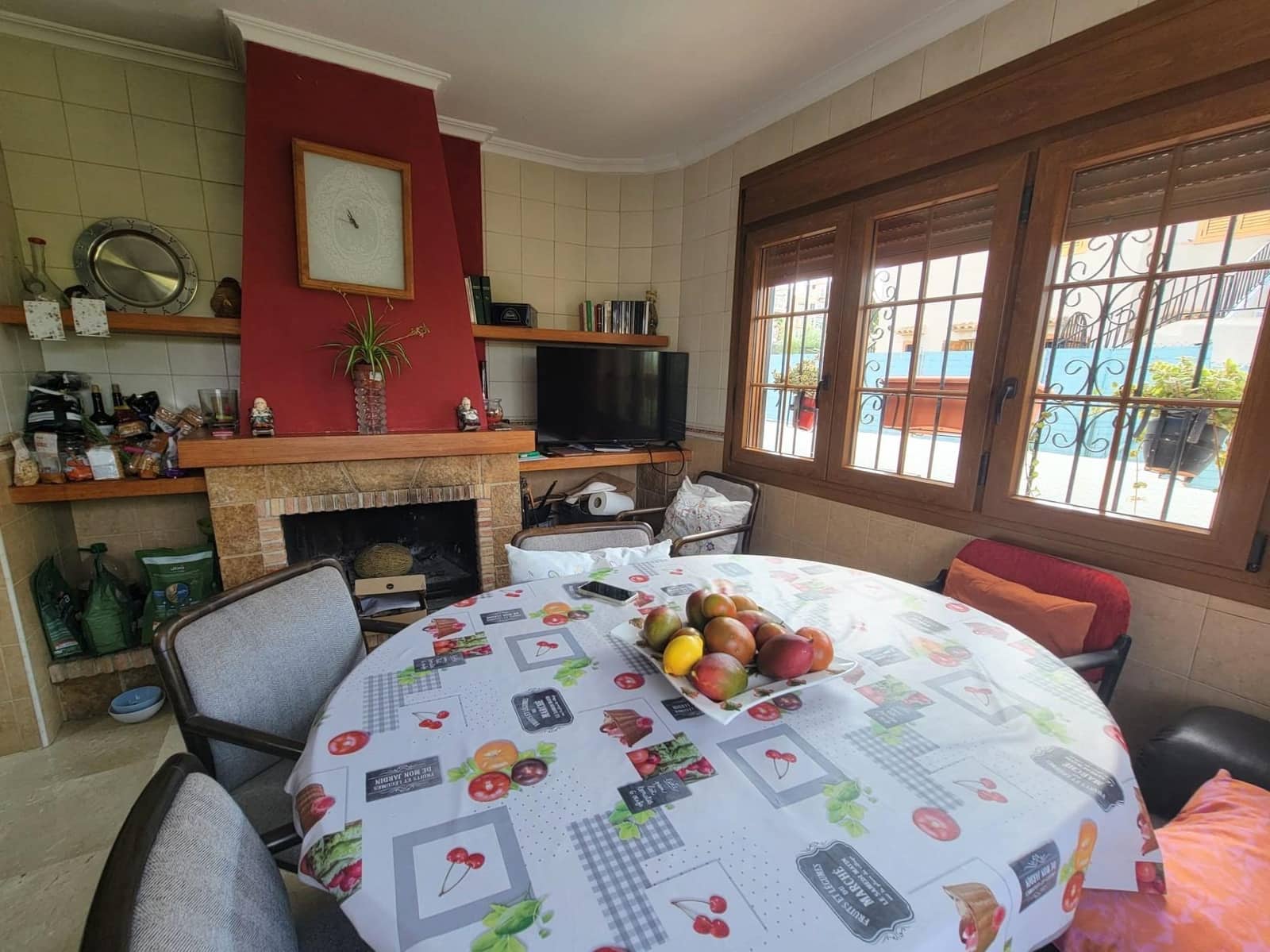 Chalet de 4 habitaciones en Torrevieja en venta con piscina - 1.000.000 € (Ref: 9315025)